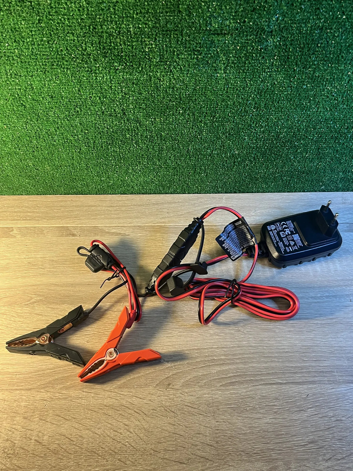 Cargador Inteligente de baterías 1A 6V/12V NOCO GENIUS1