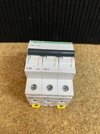 Schneider Electric A9K02316 Disyuntor K60N 3P, 16A