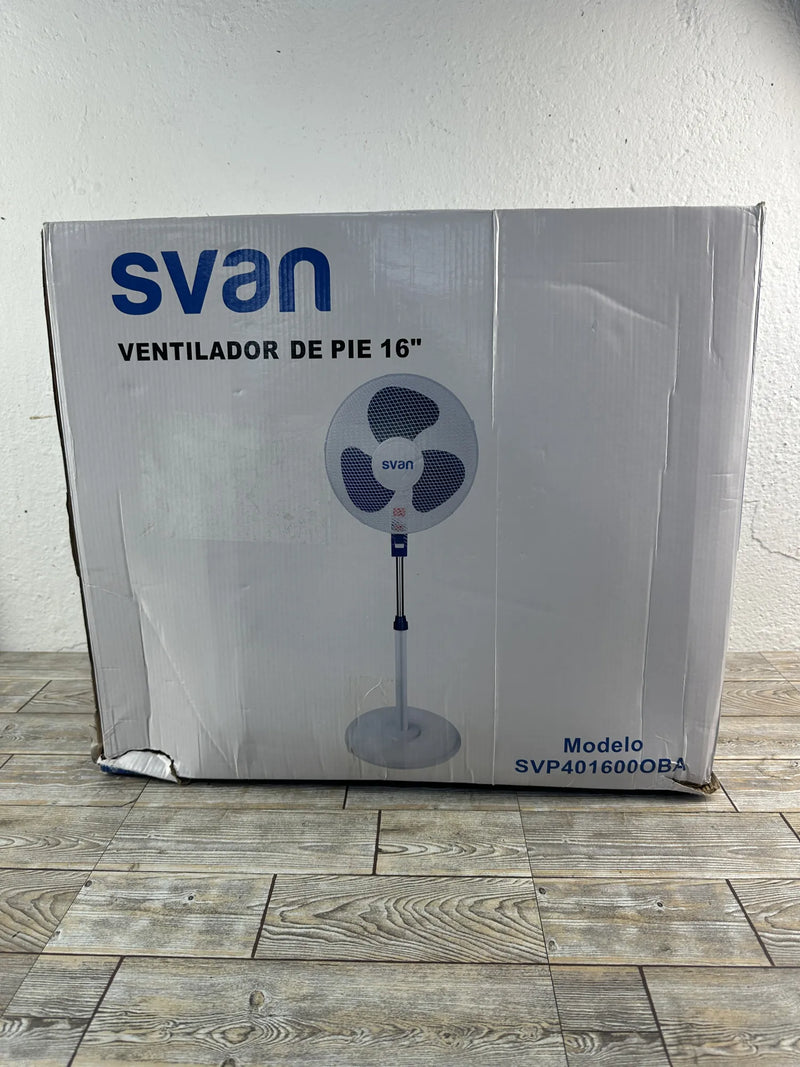 Ventilador de pie blanco