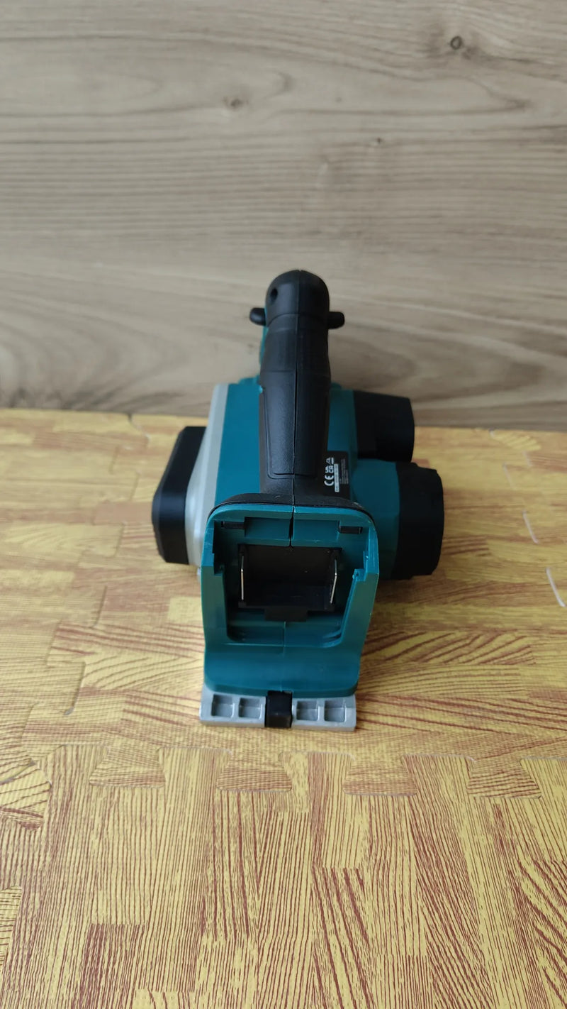 Cepillo Eléctrico para Madera con Profundidad 2mm y Ancho 82mm