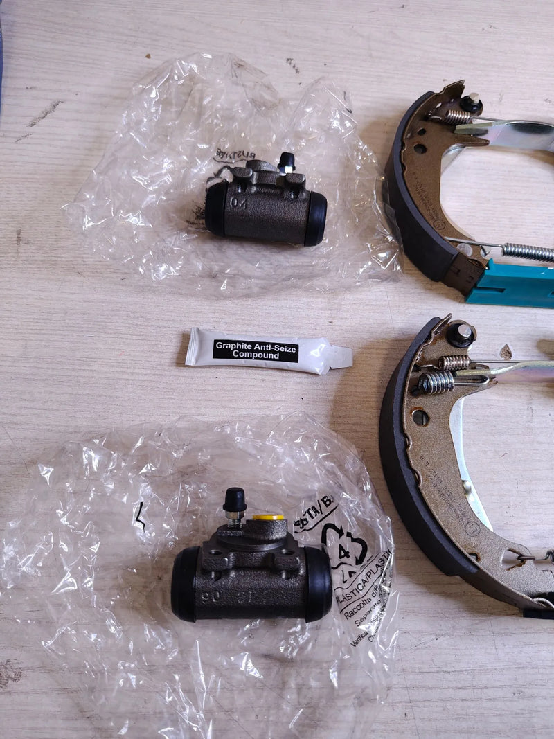 Zapatas de freno 8DB 355 003-661 - HELLA