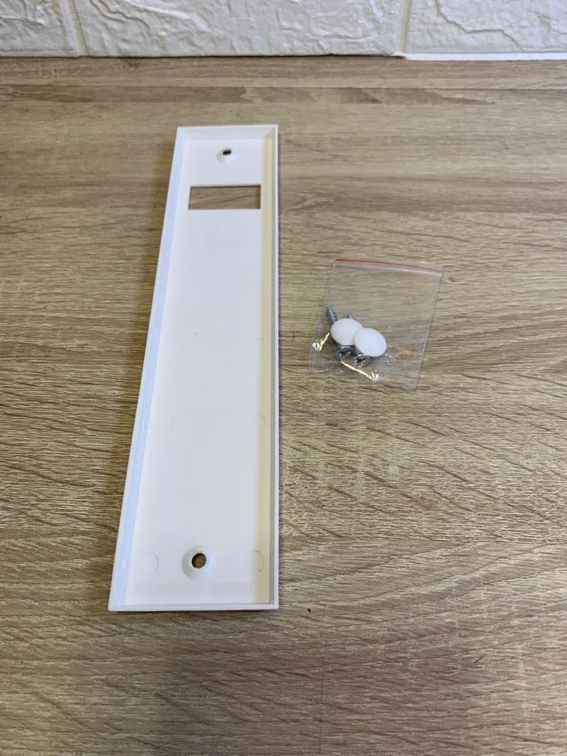 Tapa protectora para pasador de correa de persiana