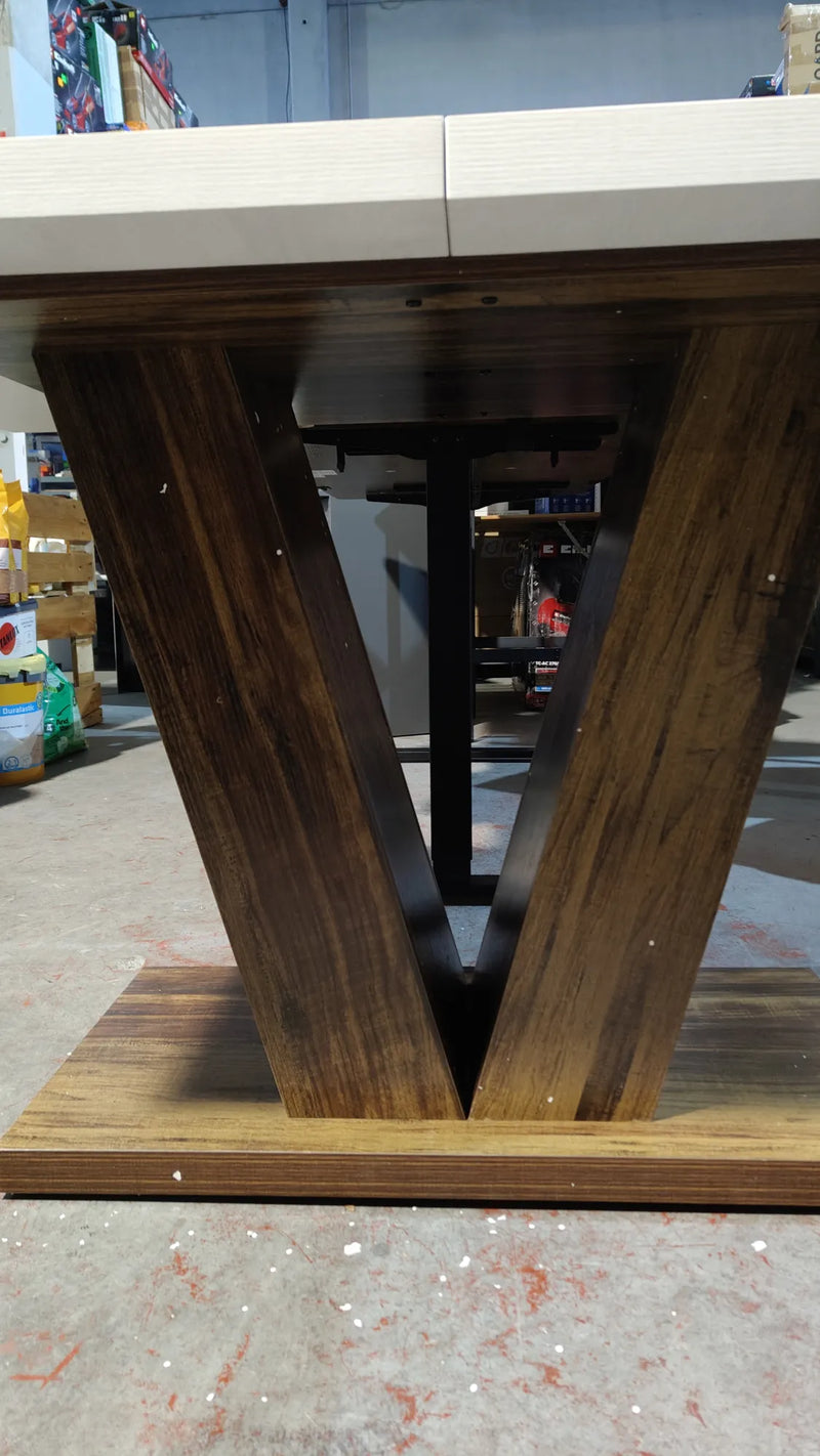 Mesa de comedor de madera | Patas en forma de V | 120 x 75 x 80 cm