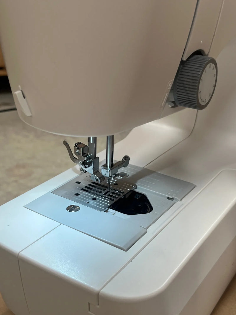 Máquina de Coser para Principiantes BelleCouture 1500 Elite