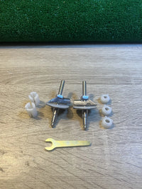 Juego de bisagras para tapa de inodoro Ideal Standard