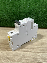 Electric A9F04116 Disyuntor Schneider