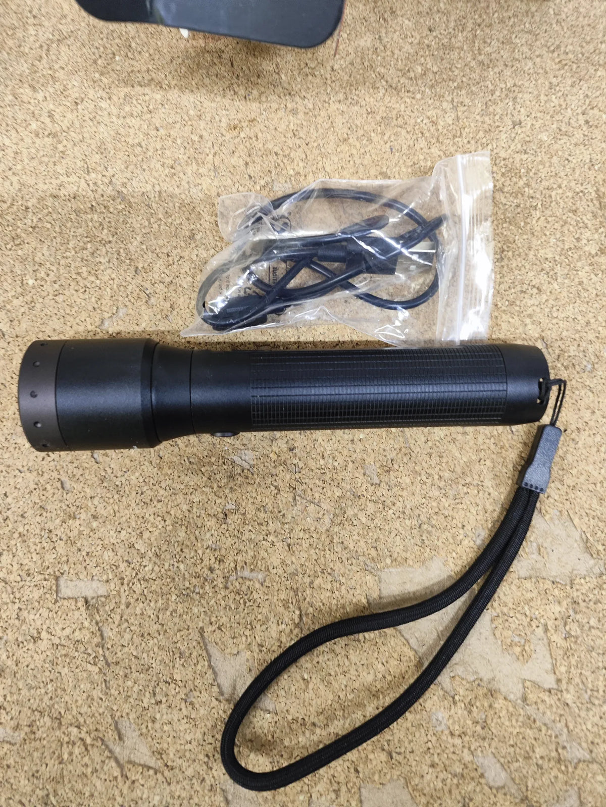 Linterna LED Recargable Ledlenser