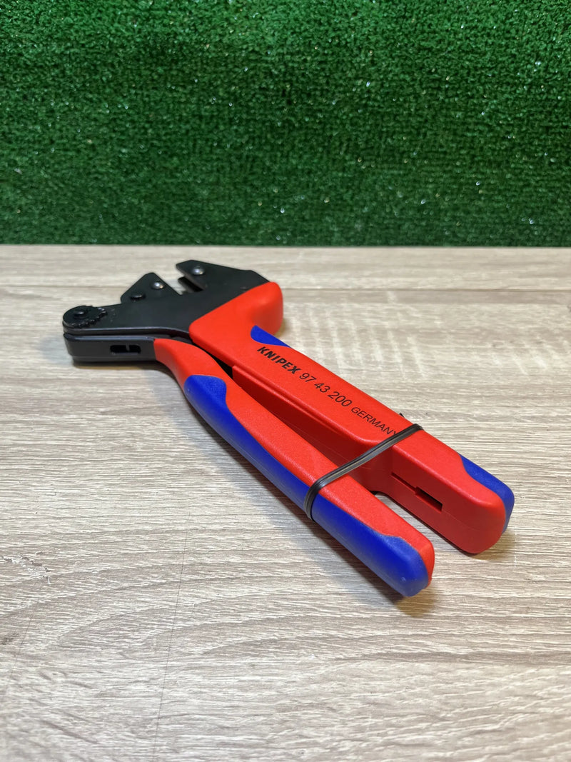 Sistema Master de alicates de engarzado con perfiles intercambiables Knipex