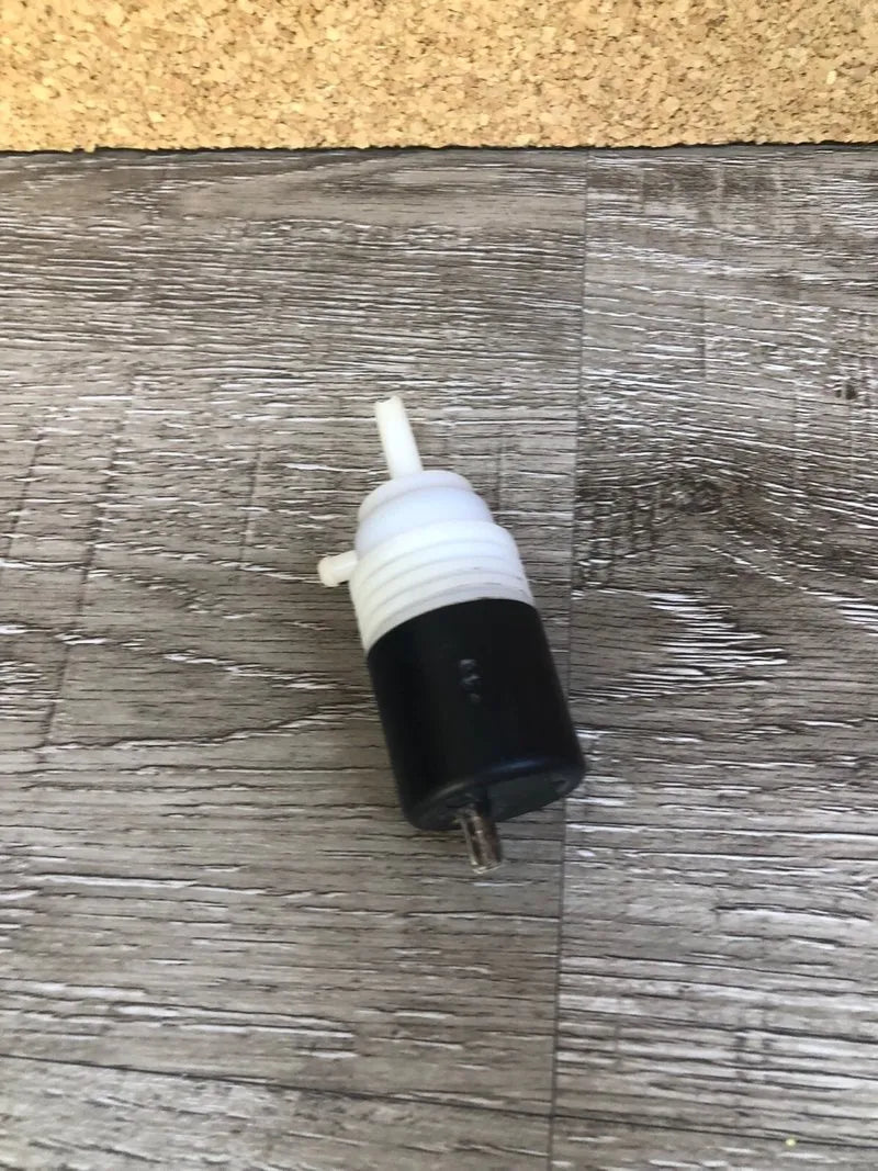 HELLA 8TW 005 496-051 Bomba de agua de lavado