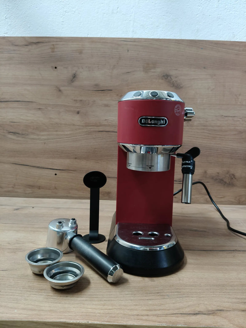 Cafetera de Bomba de Acero Inoxidable - DE'LONGHI DEDICA