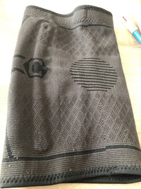 Rodillera deportiva negra