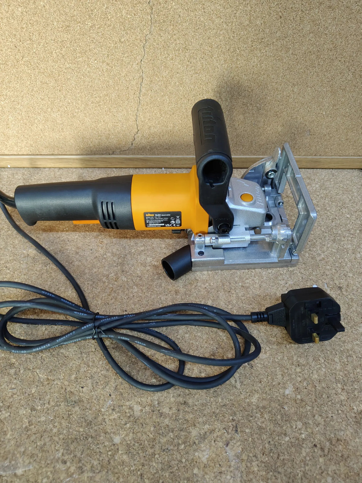 Engalletadora Biscuit Jointer TBJ001 Triton