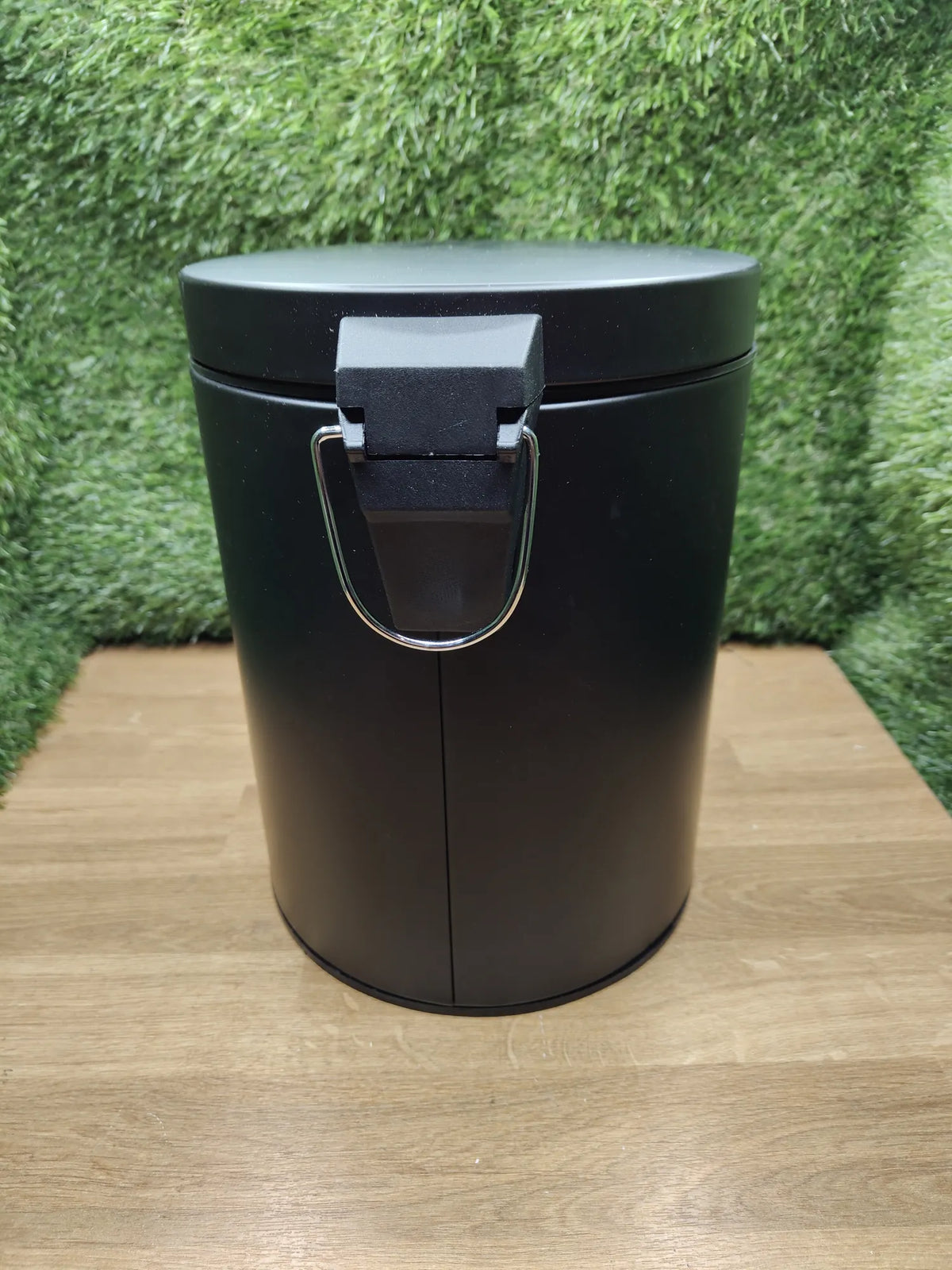 Cubo de basura con pedal Dirt Devil