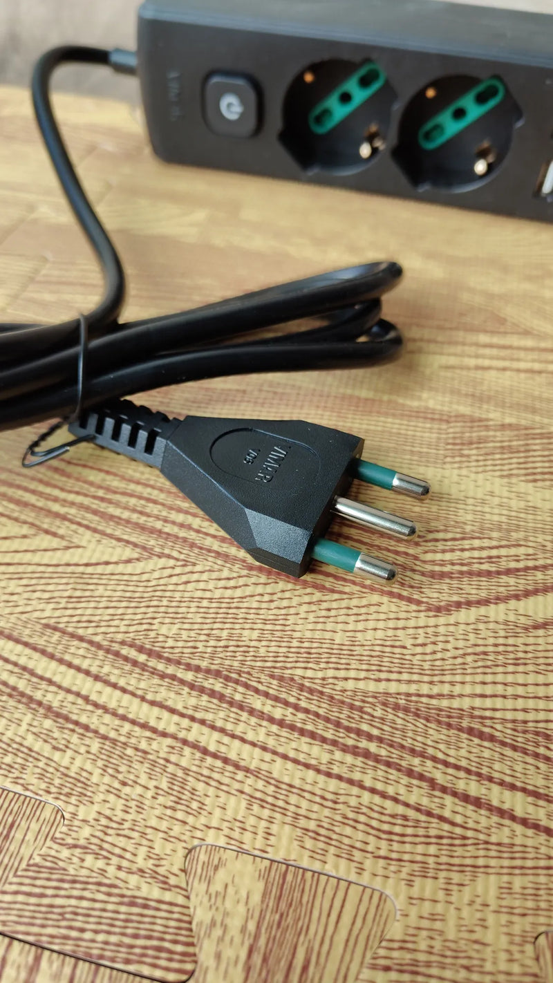 Enchufe múltiple con Interruptor y Cable de 1,5 m