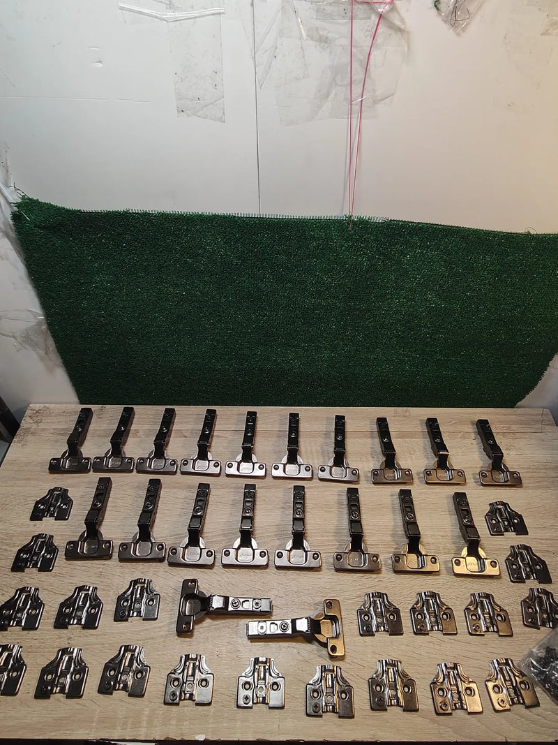 Kit de bisagra recta X91 con cierre suave y suplemento Emuca