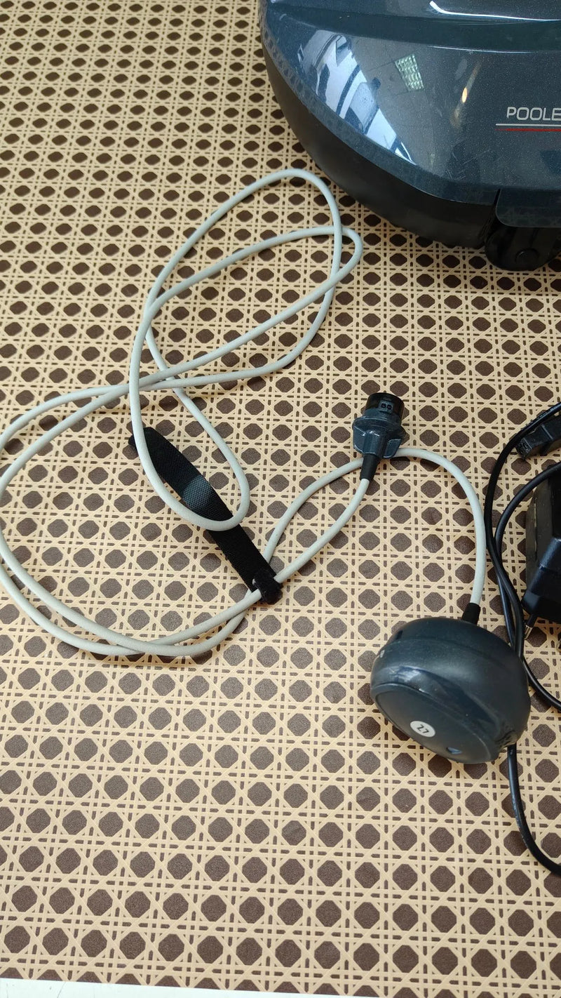 Limpiafondos Inalámbrico con App y Mando, 3 Motores