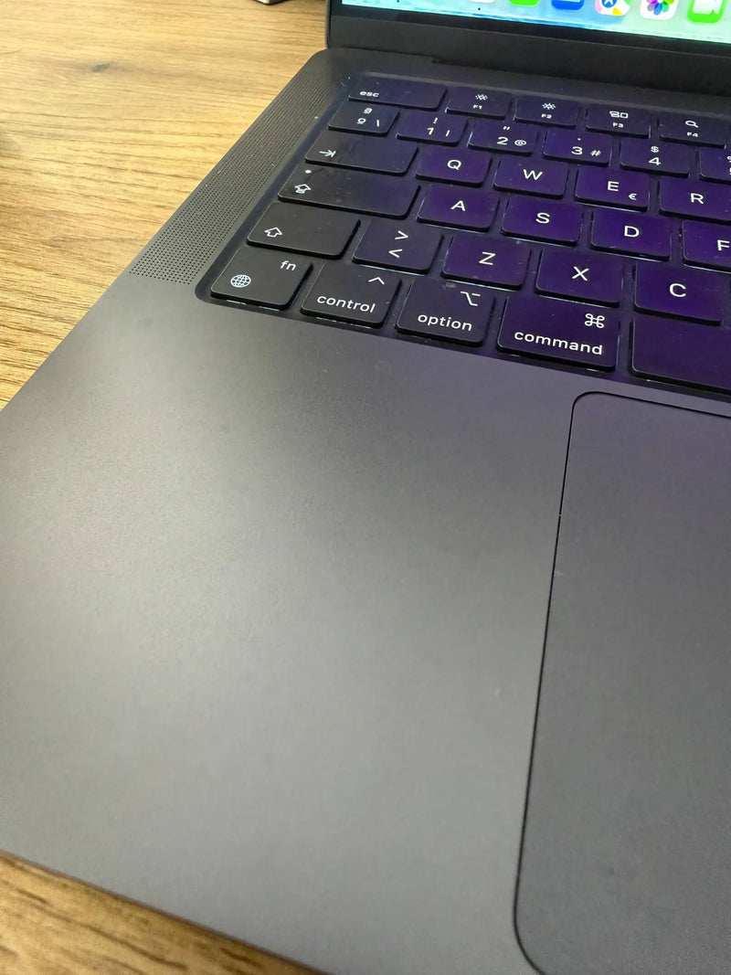 Apple MacBook Pro 14 (2024)