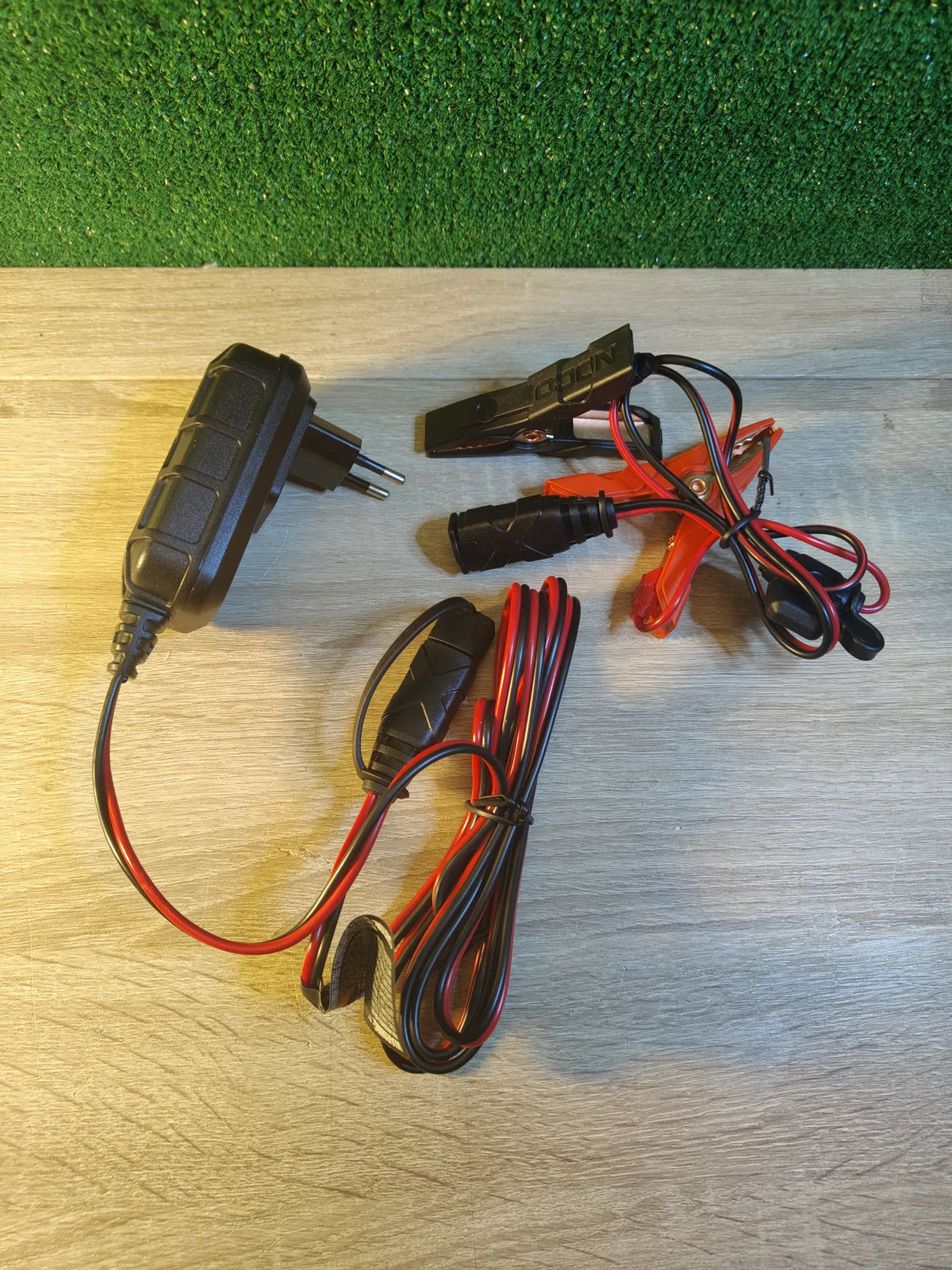 Cargador Inteligente de baterías 1A 6V/12V NOCO GENIUS1