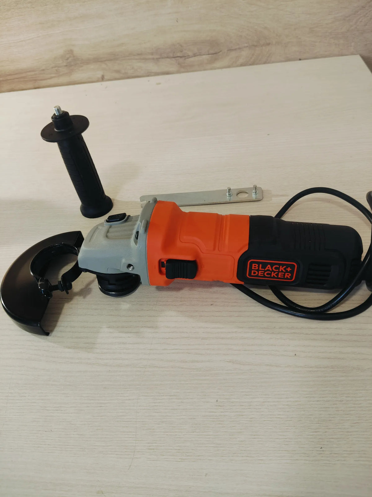 Amoladora angular - BLACK+DECKER