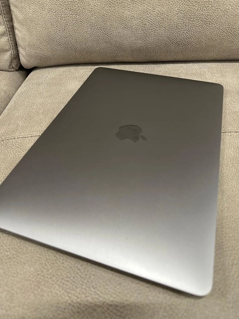 MacBook Air (13", 2018)