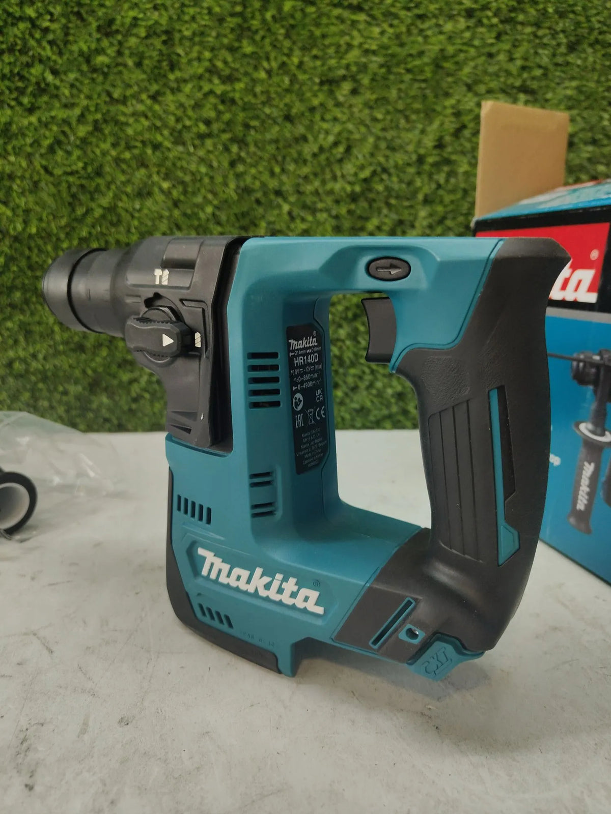 Martillo lijero 17mm a batería - Makita