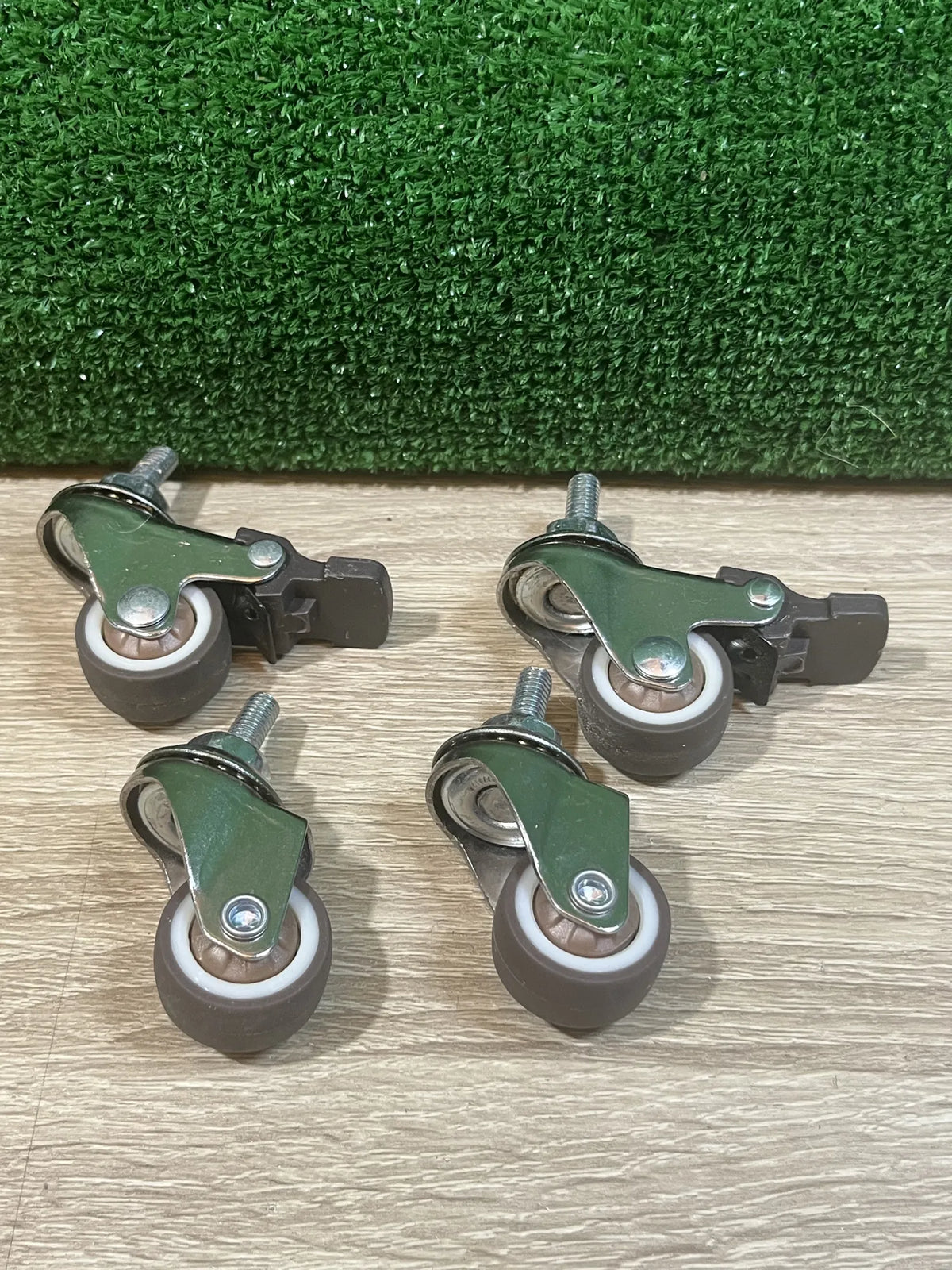 Ruedas giratorias para muebles