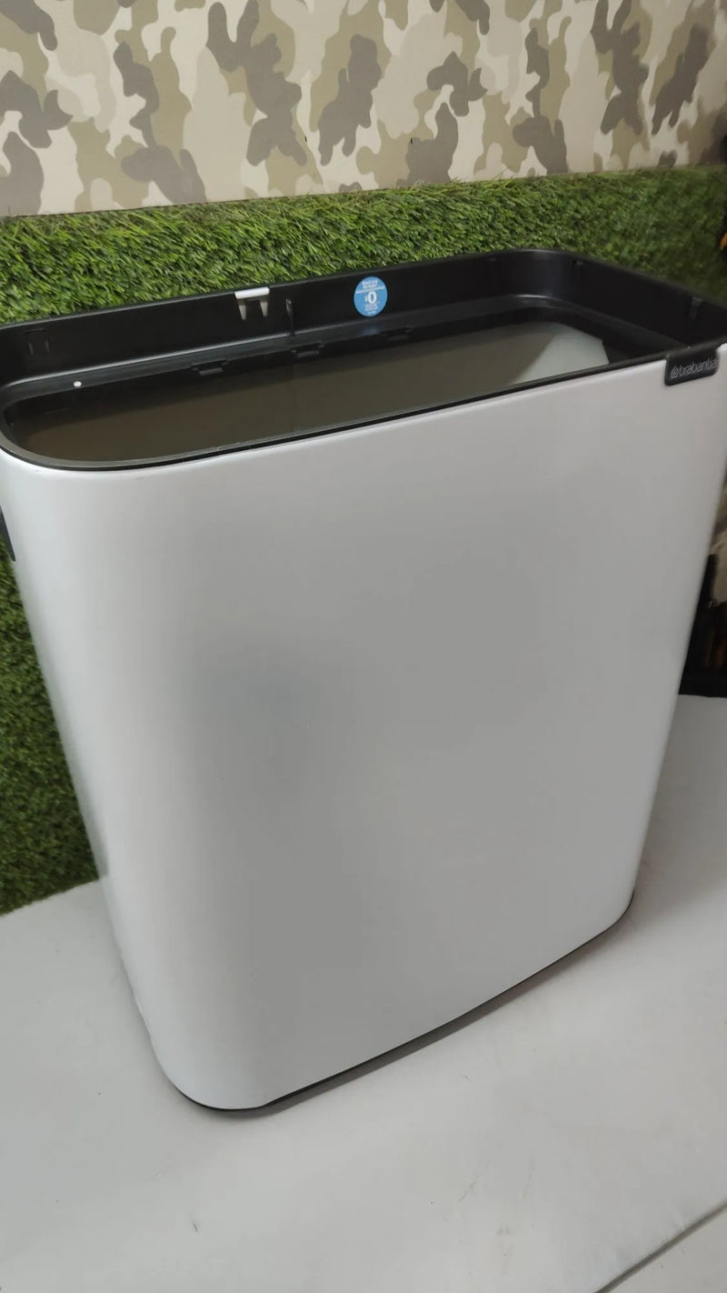 Cubo de basura con patas 2 x 30L
