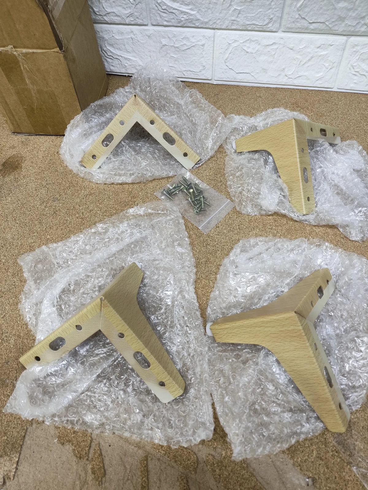 Juego de 4 patas de mueble de metal