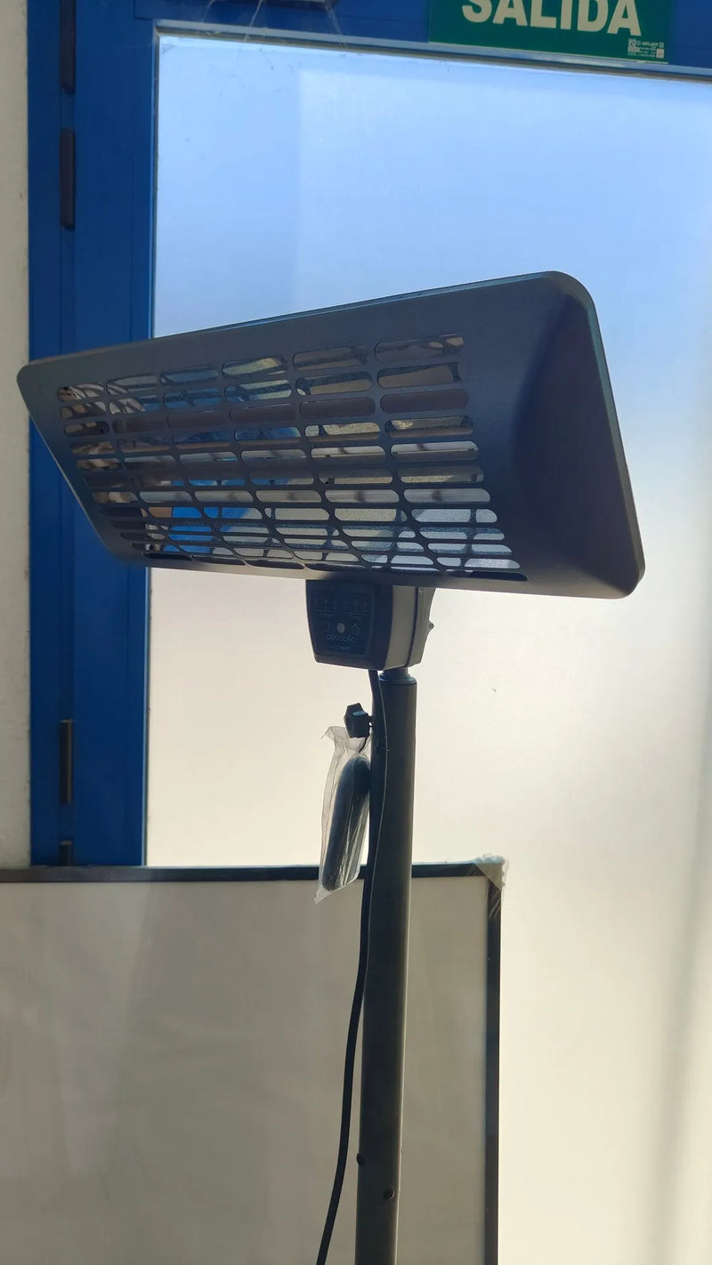 Calefactor halógeno de pie o pared para exterior con 2000 W