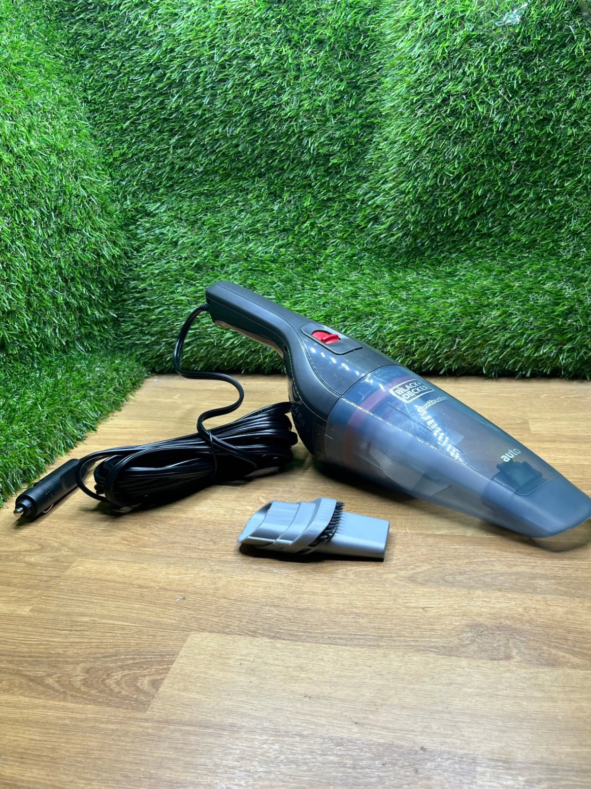 Aspiradora de Mano para Coche con Cable de 12V Black+Decker