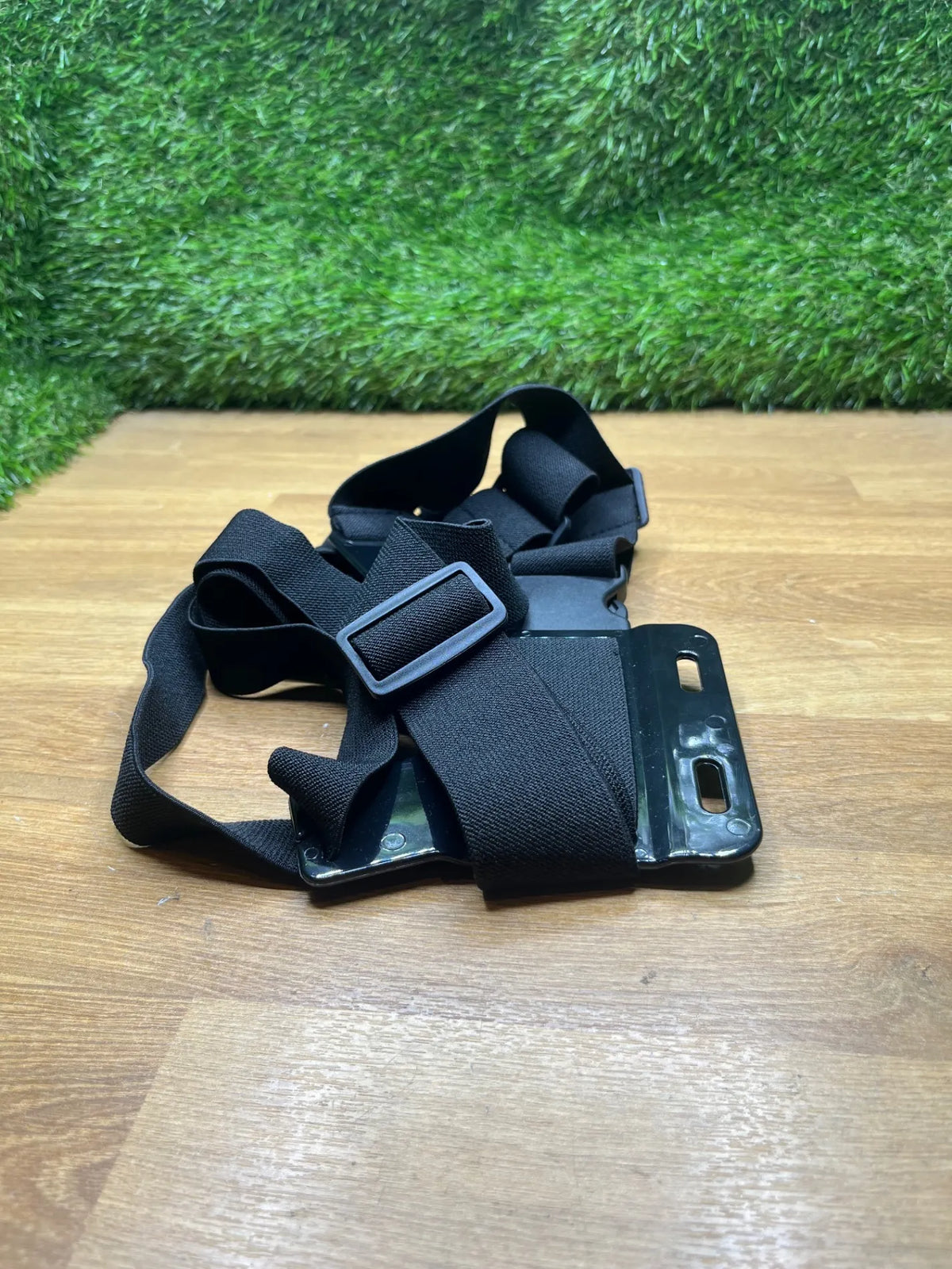 Arnés de Pecho Ajustable para GoPro y Cámaras Acción Amazon Basics