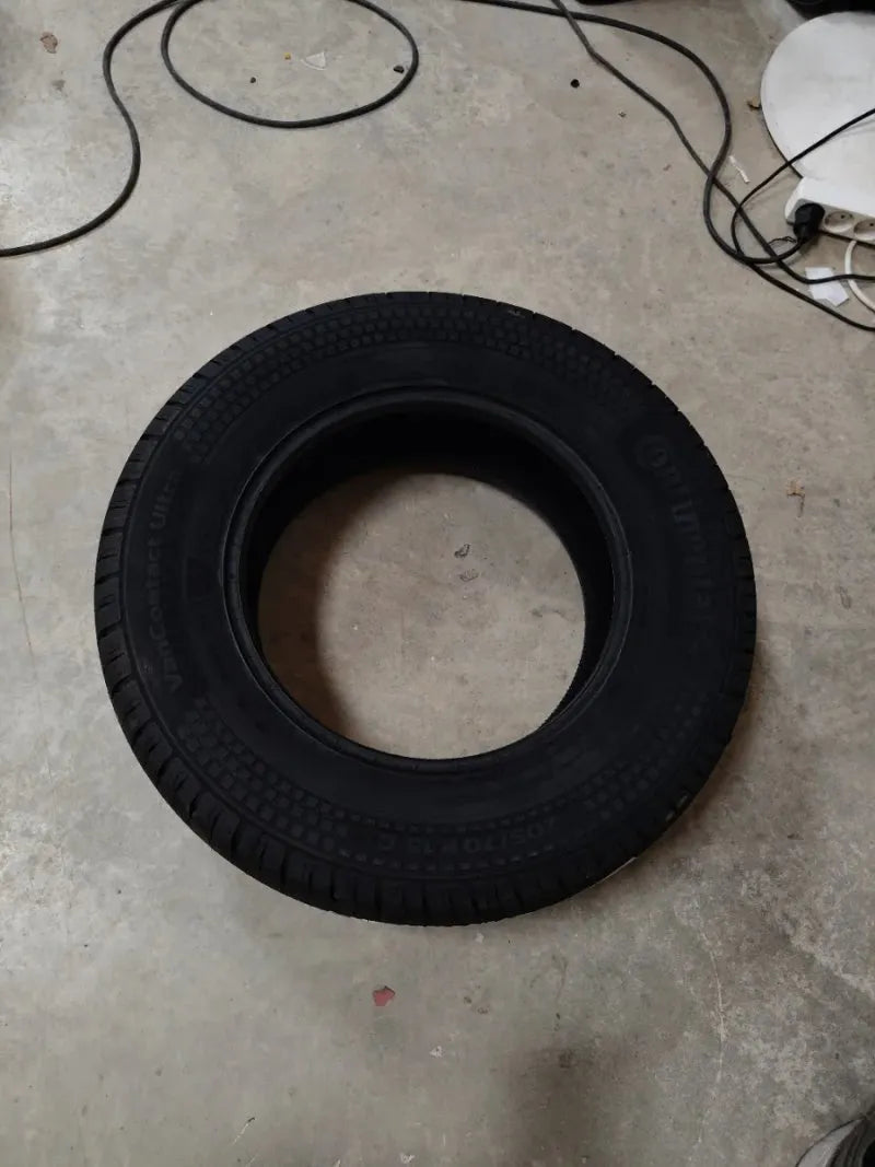 Neumático 205/70 R15C 106/104R - CONTINENTAL