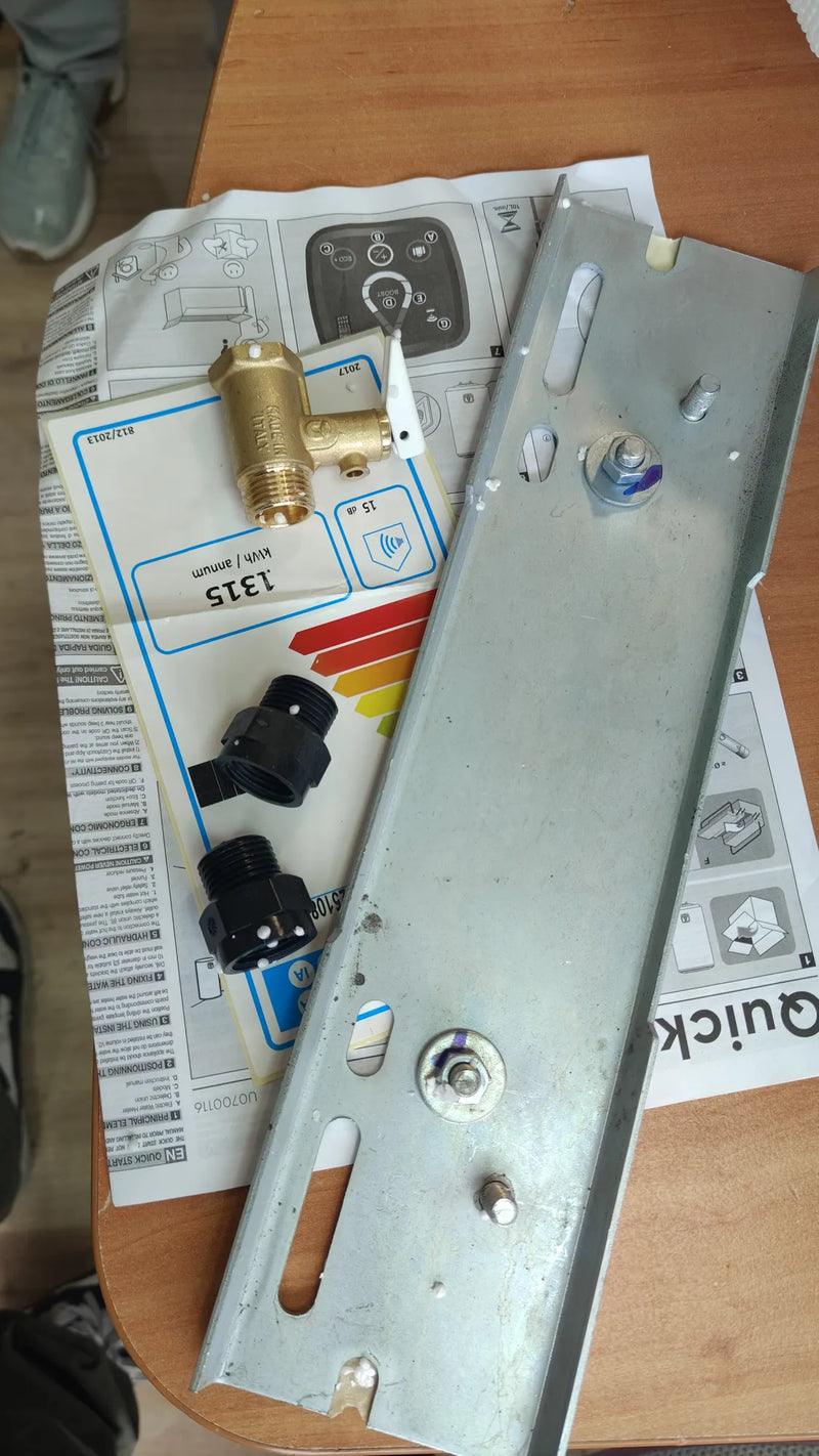 Calentador de agua eléctrico vertical de 100 L – 1800 W