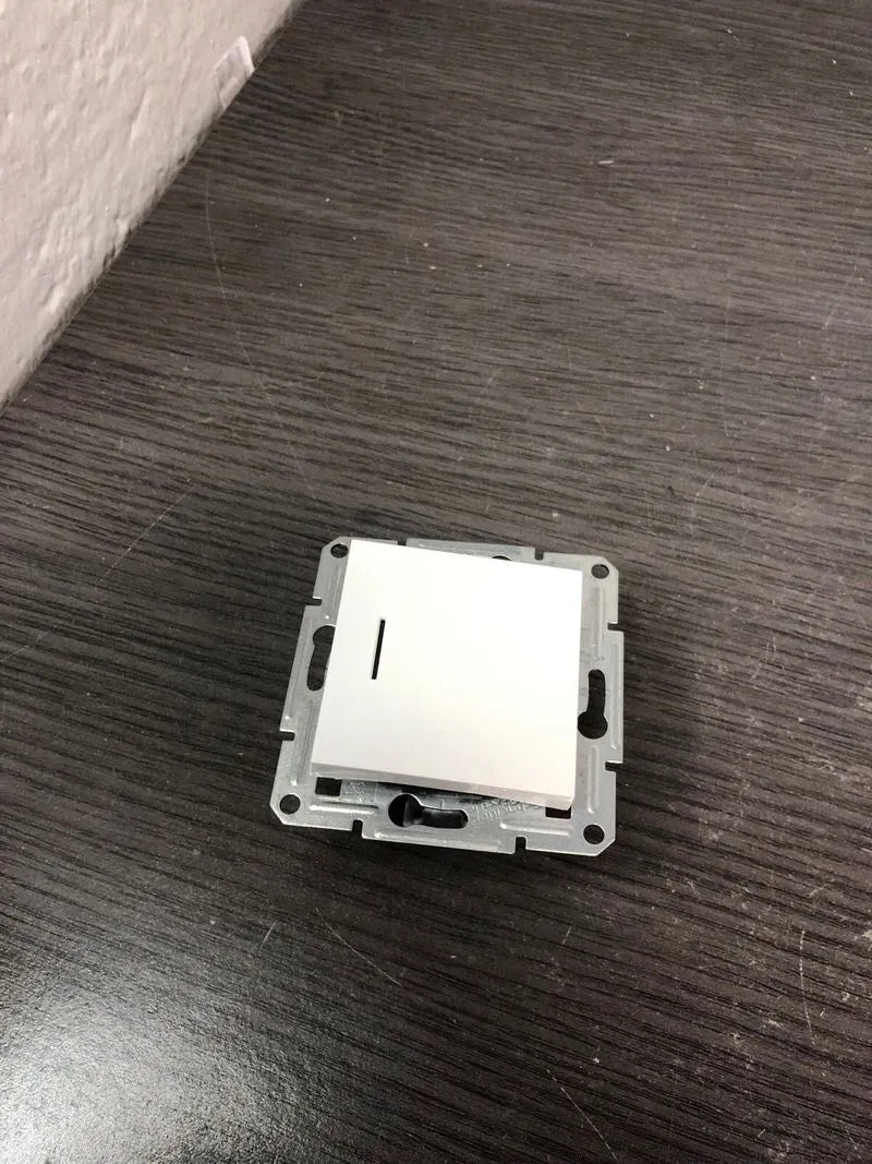 Mando empotrable blanco