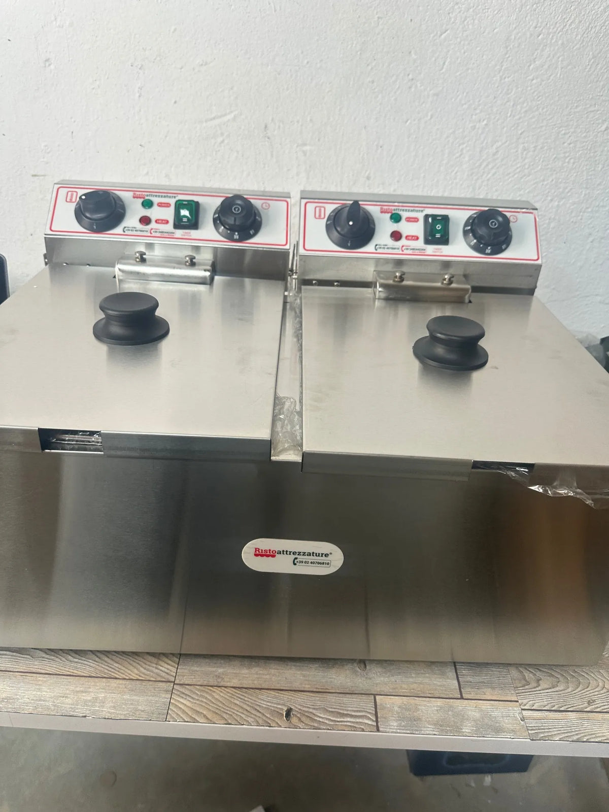 Freidora eléctrica de doble cuba