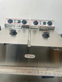 Freidora eléctrica de doble cuba