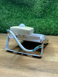 Foco con Sensor con 30W ENDURA
