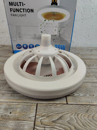 Pequeño ventilador de techo