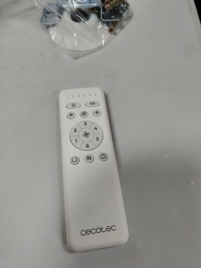 Ventilador de techo con luz - Cecotec
