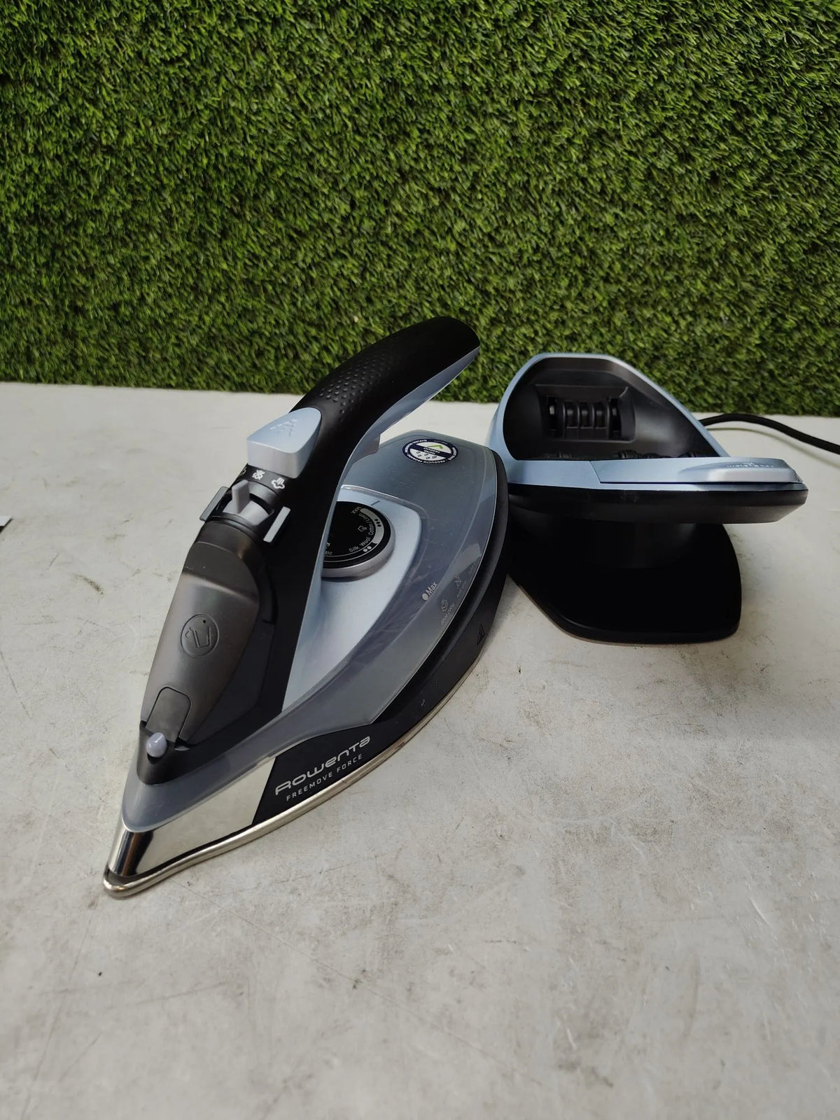 Plancha a vapor sin cable - Rowenta