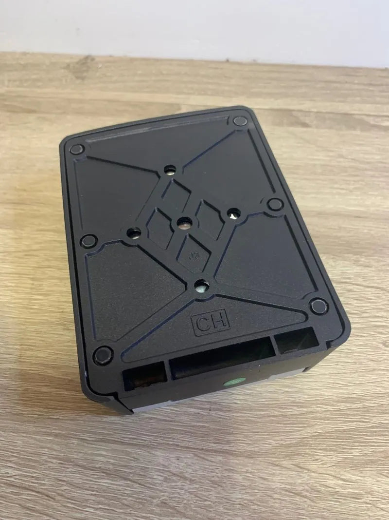 Caja de almacenamiento para llaves Amazon Basics