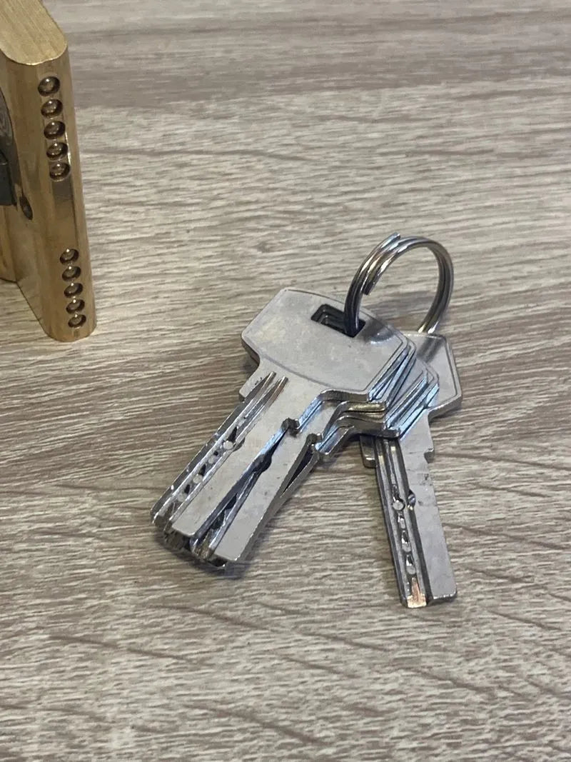 Bombillo de cerradura de latón BGS Diy 8091