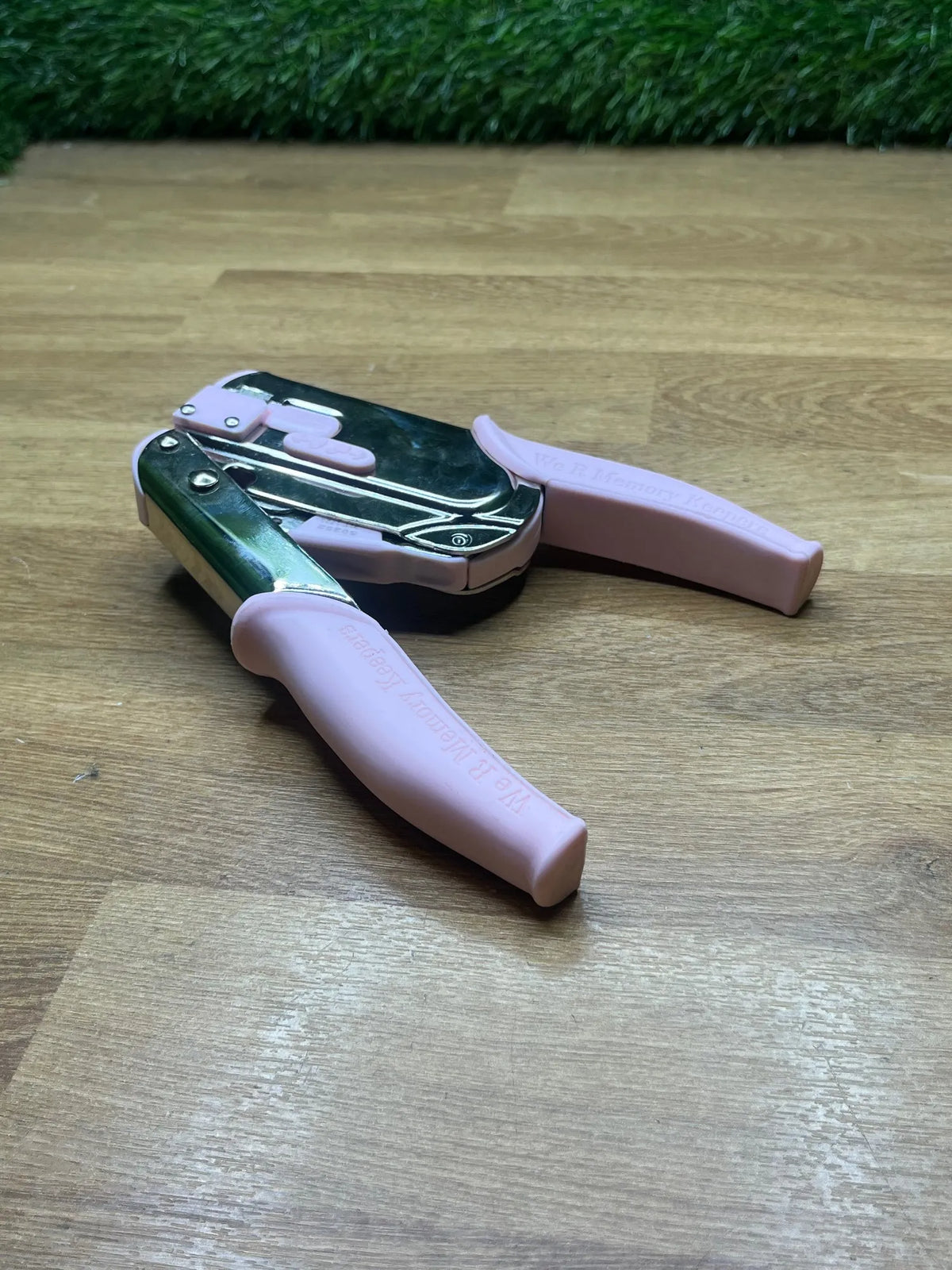 Perforadora Manual Rosa We R
