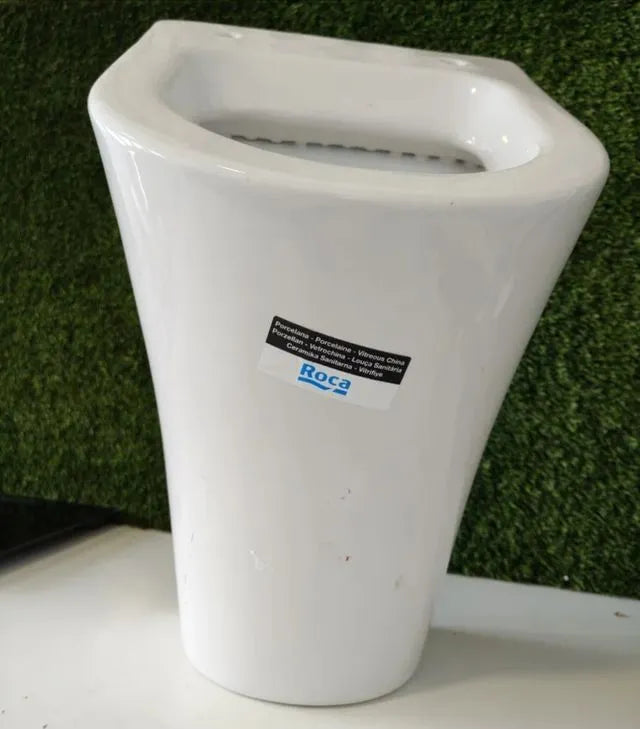 Entrada trasera con tapa - Urinal Roca Nexo