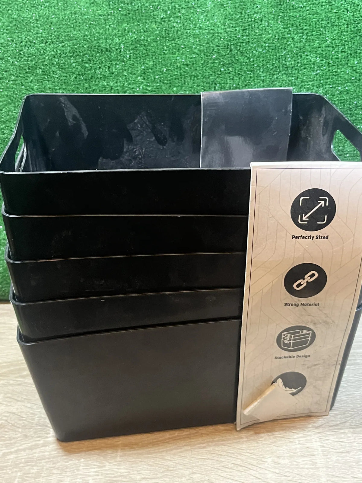 Cesta de plástico negro para estudio KEPLIN