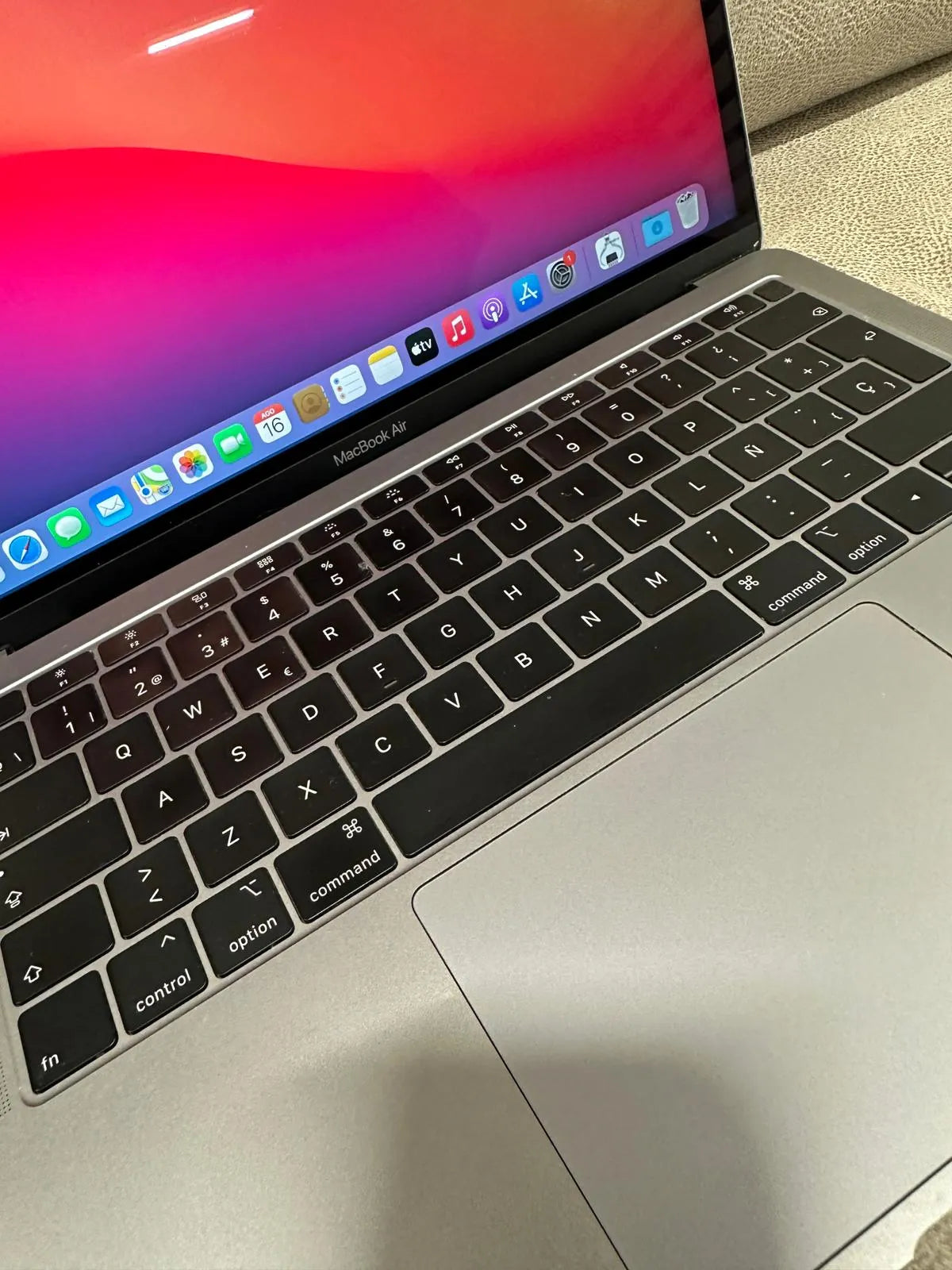 MacBook Air (13", 2018)