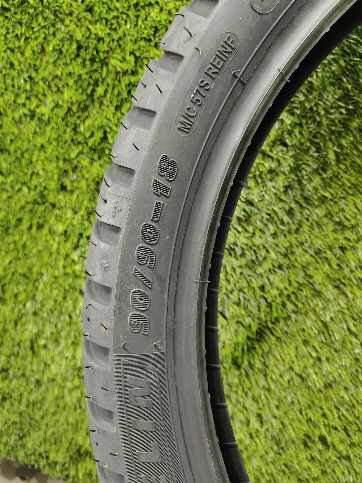 Neumático de moto 90/90-18 - Michelin