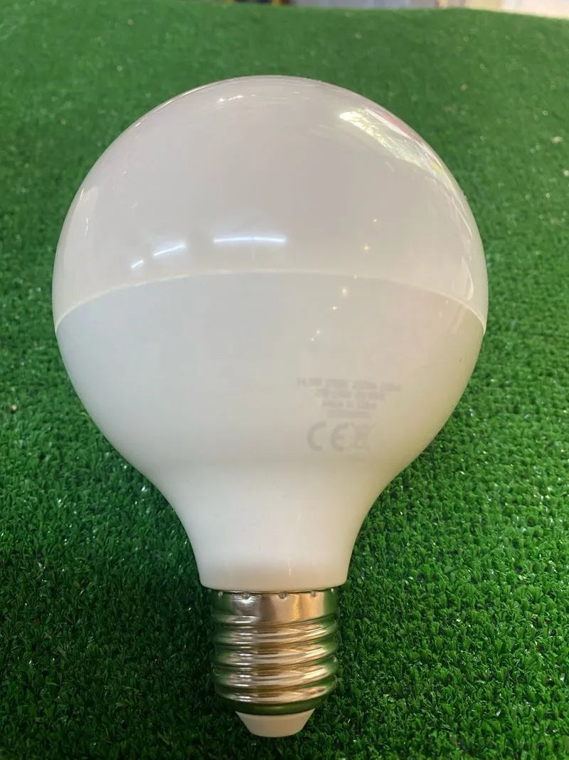 Amazon Basics - Bombilla LED E27