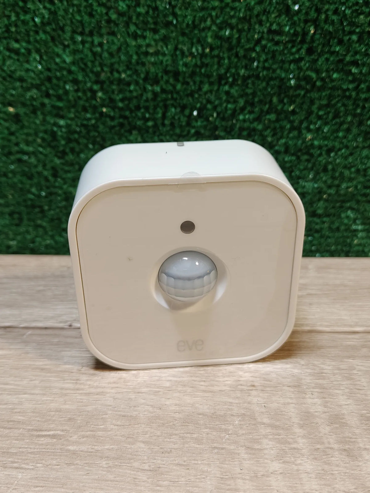 Sensor Inteligente de Movimiento con Sensor de luz Eve Motion