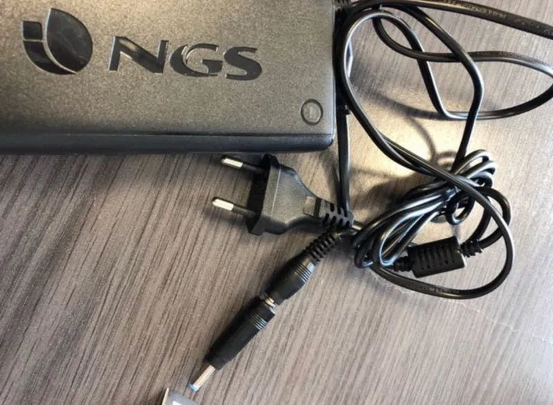 Adaptador de corriente NGS